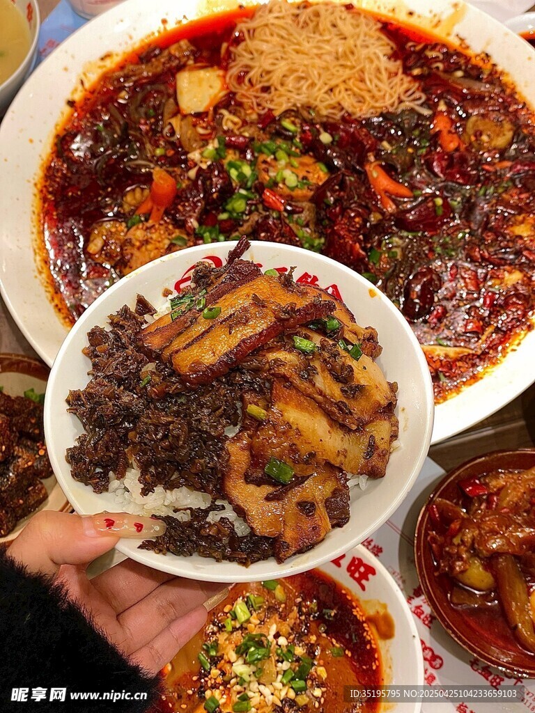 美味川味菜肴诱人呈现