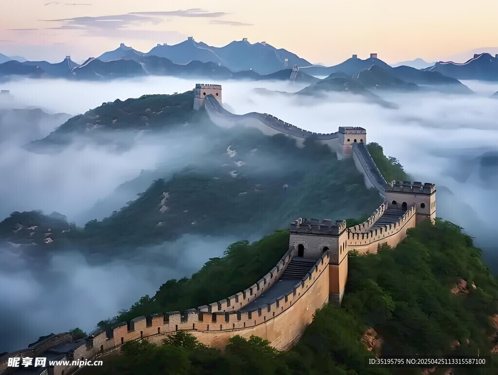 长城云海壮丽景观