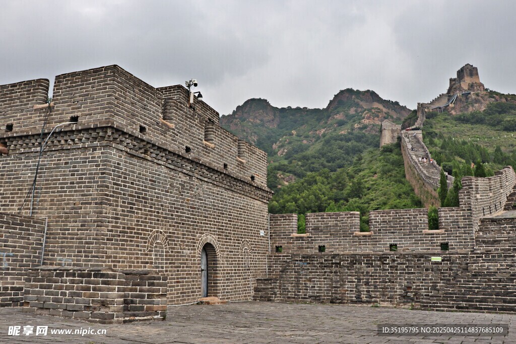 古老雄伟的长城建筑景观