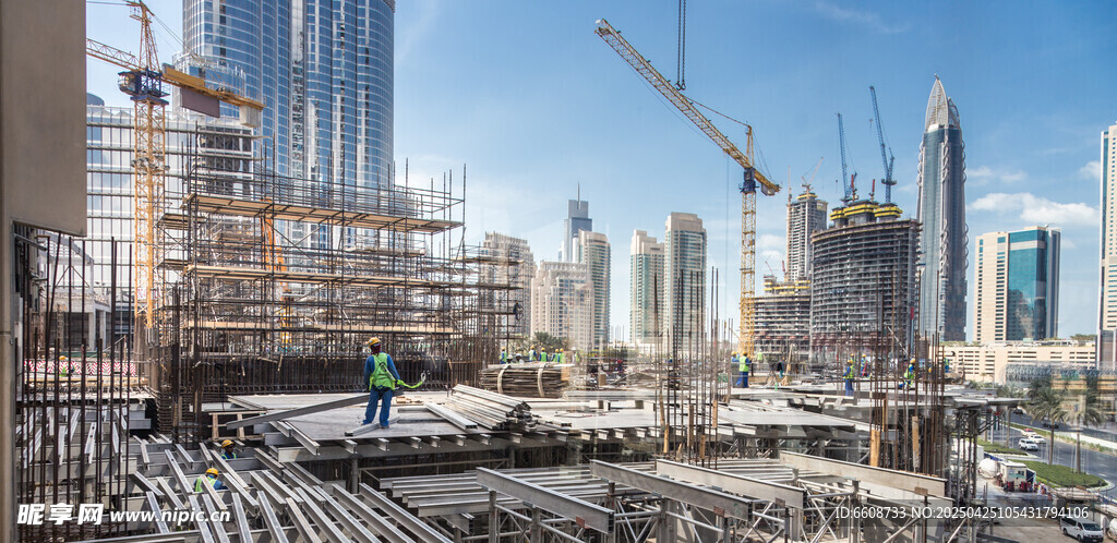 城市建筑工地与高楼景观