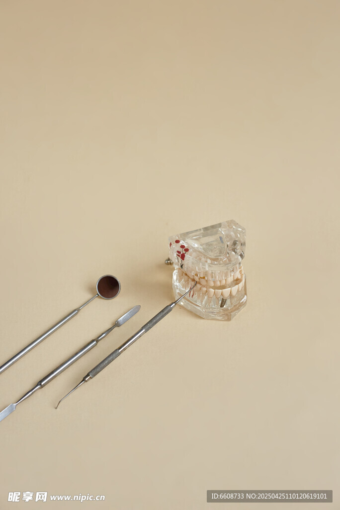 金属工具与线轴组合物件