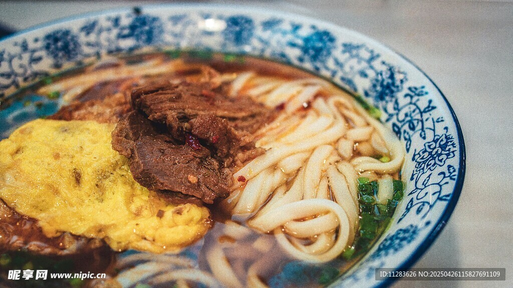 美味牛肉鸡蛋面条一碗