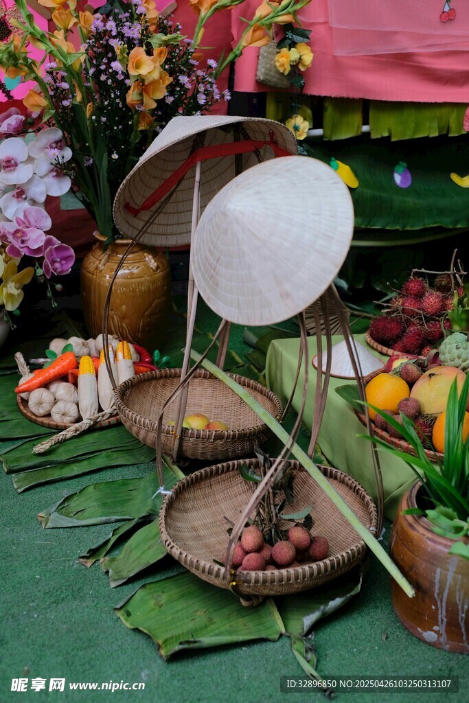 传统祭祀供品与器具展示