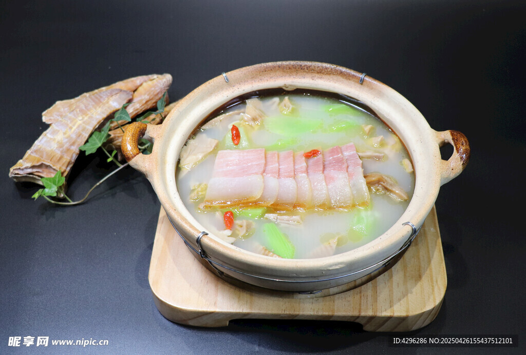 砂锅美味汤品