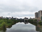 城市河面