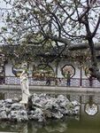 中式园林景观中的雕像景致