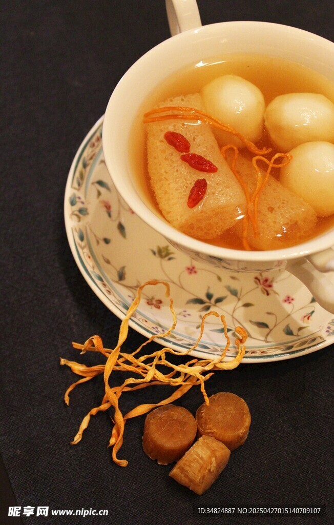 养生红枣桂圆枸杞茶