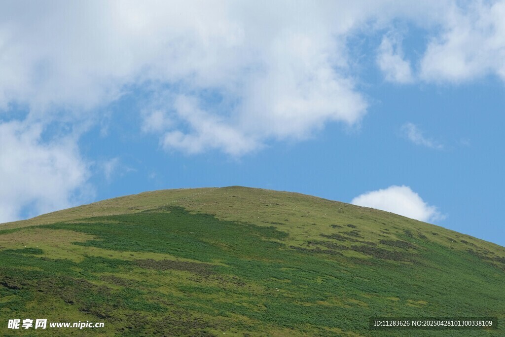 青山蓝天美景
