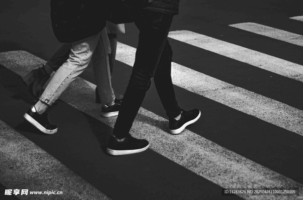 行人过马路瞬间