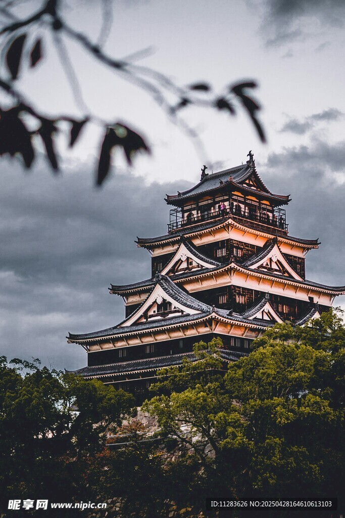 日本传统塔楼建筑景观