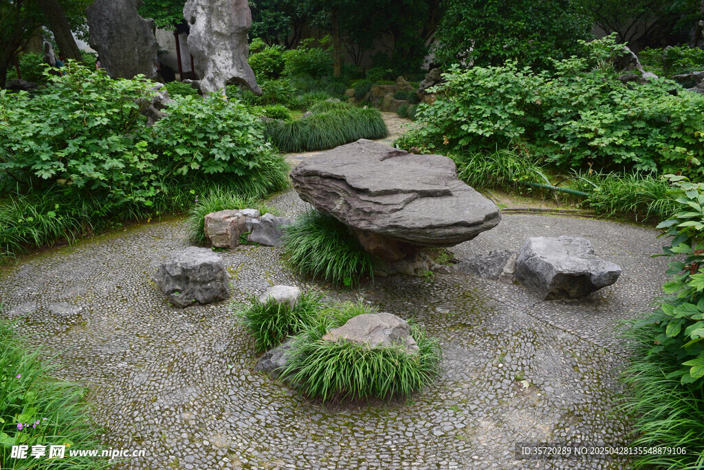 日式庭院石景绿植景观