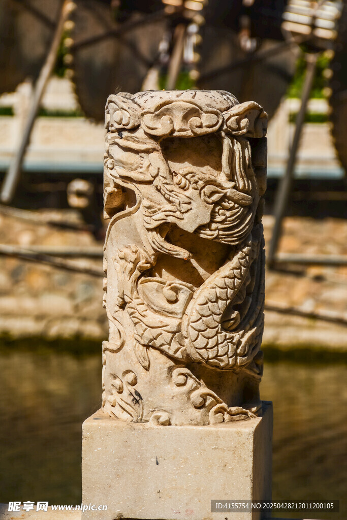 精美雕刻石柱