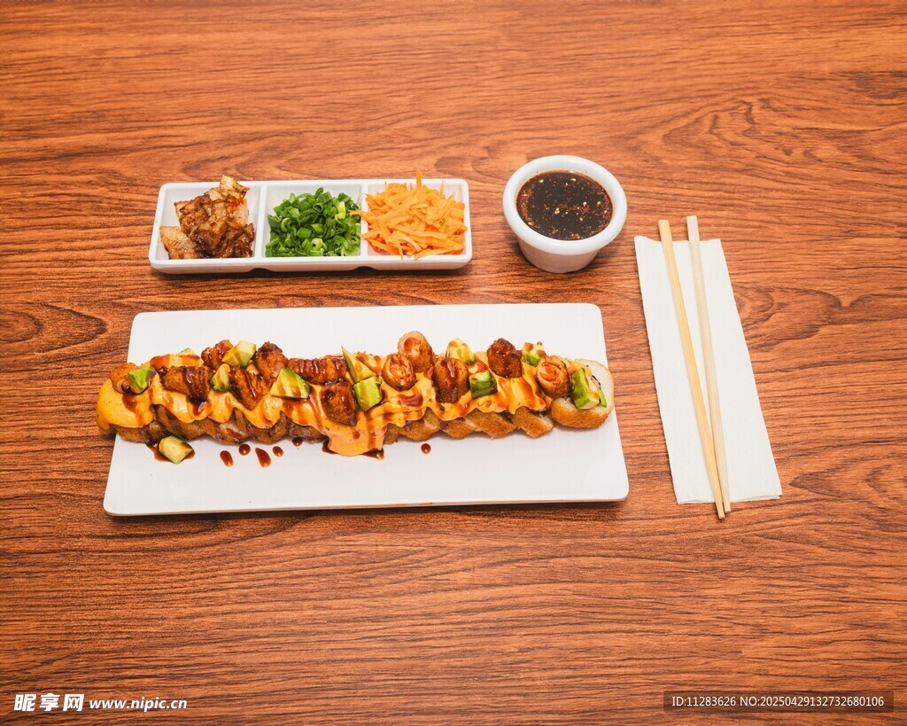 美味烤串搭配多样小食