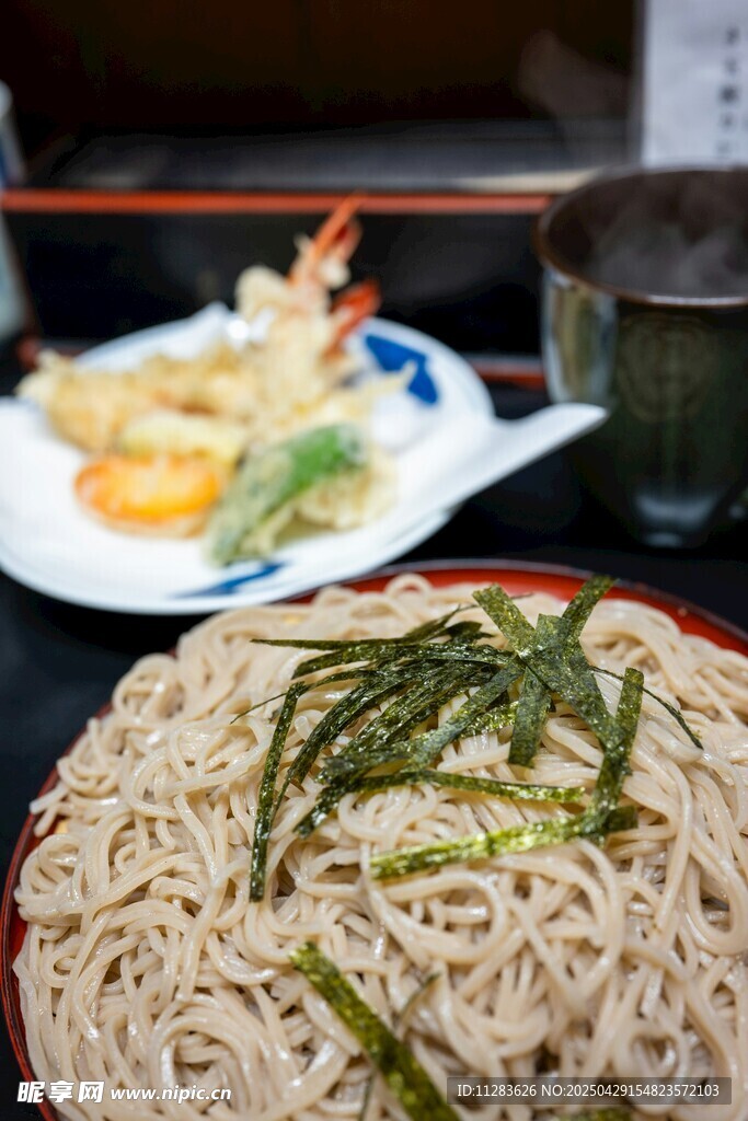 日式凉面与天妇罗美食