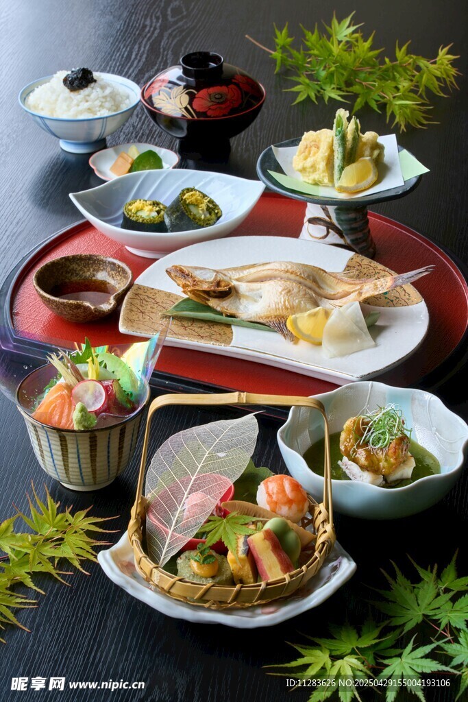 日式精美料理拼盘