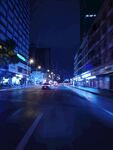 城市夜景中的繁华街道