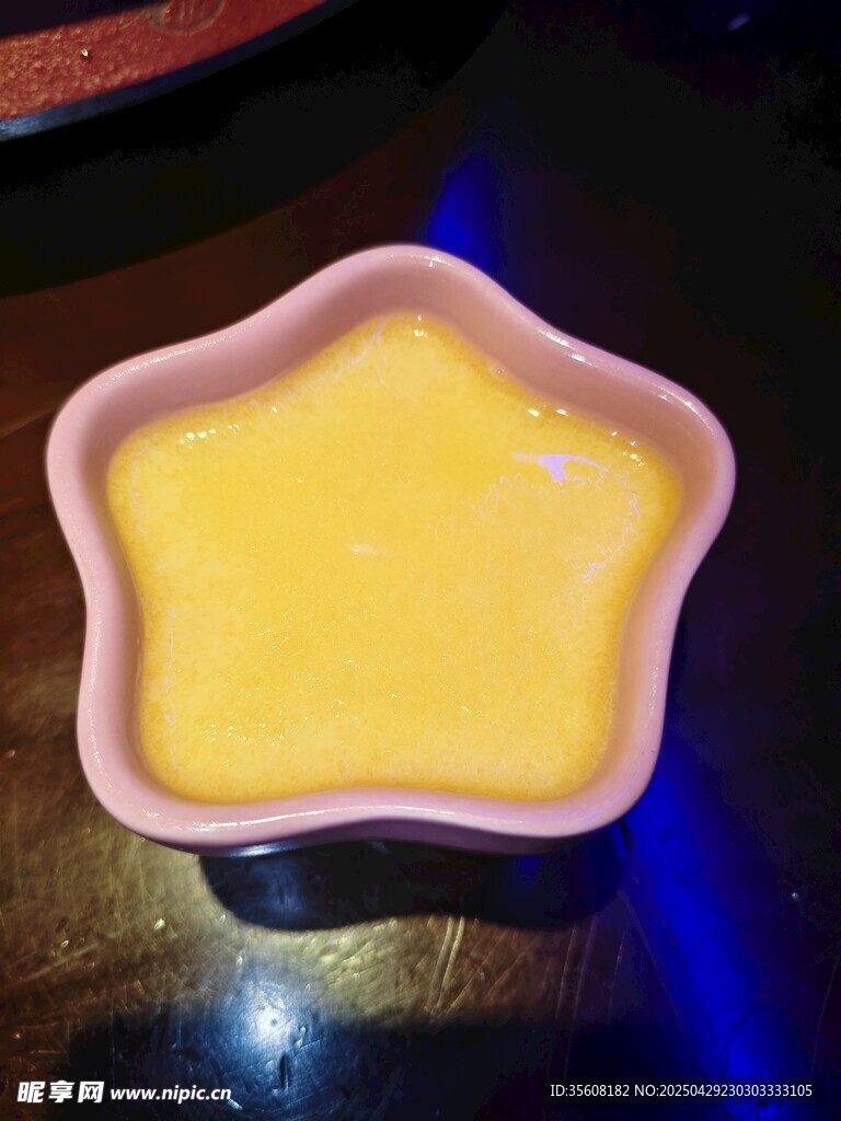黄色布丁
