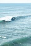 海浪翻涌的壮阔海洋景象