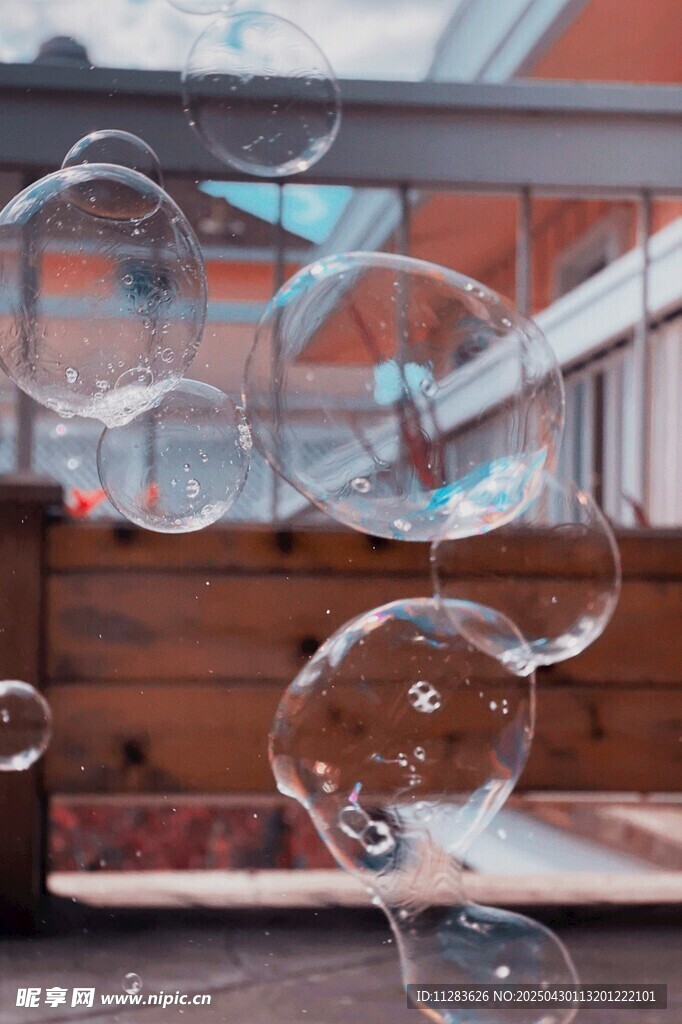 梦幻泡泡飞舞瞬间