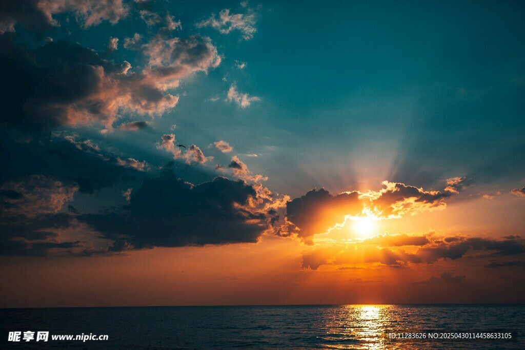 海上日落美景