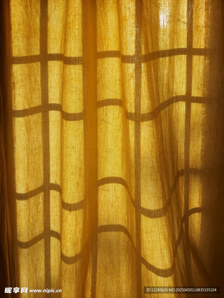 黄色波纹窗帘特写