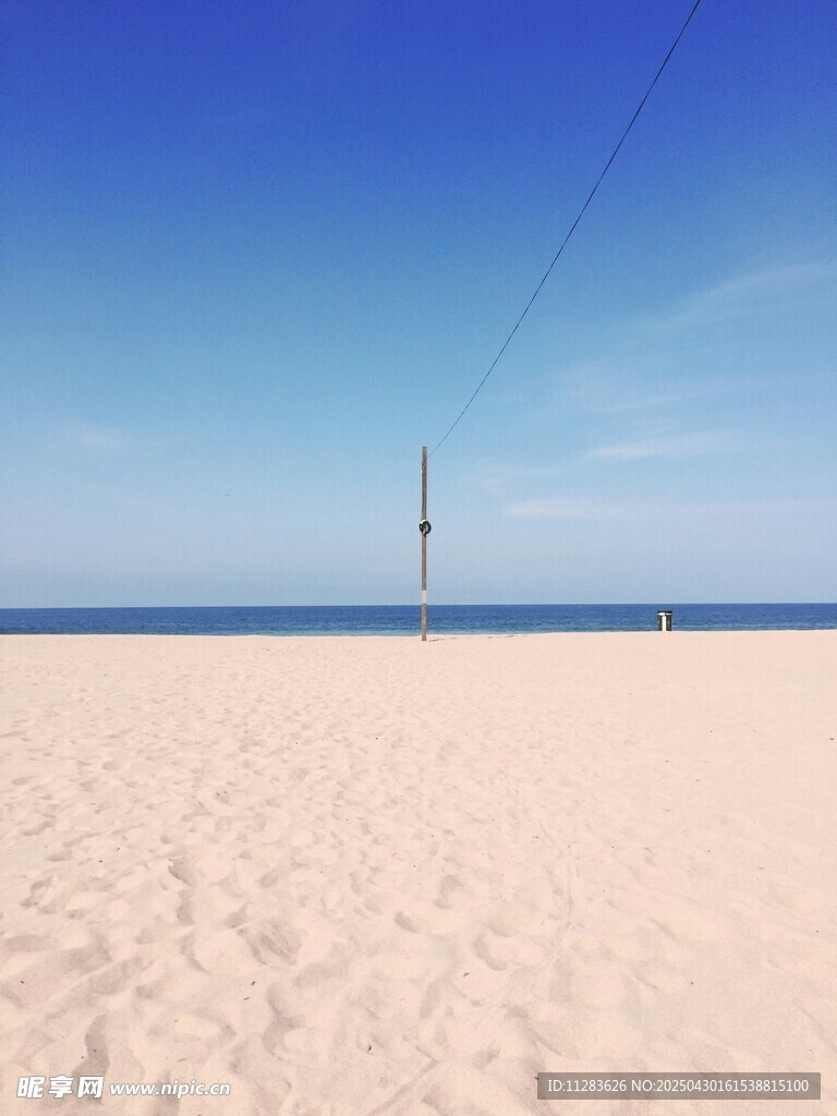 沙滩蓝天 静谧海滨风光