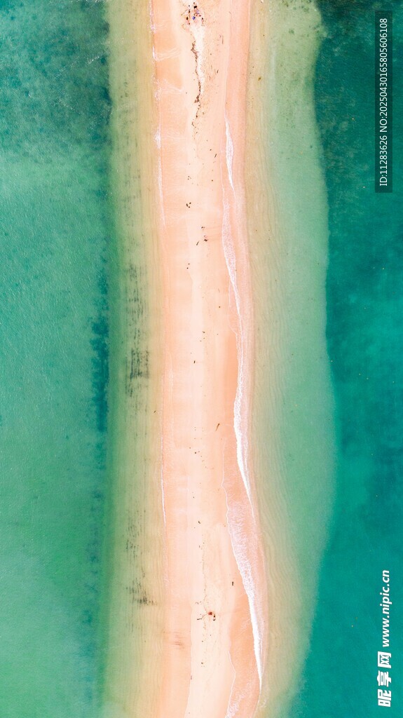 空中俯瞰美丽沙滩海岸