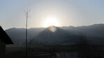 日出山间美景