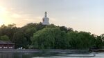 夕阳下的北京北海公园白塔