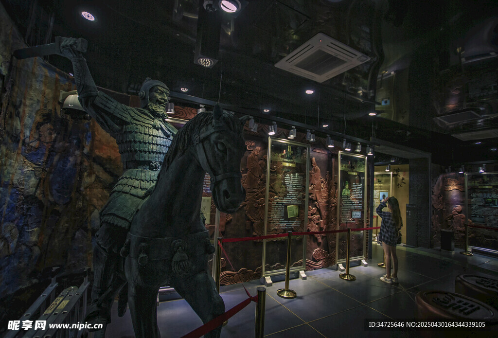 恐龙化石展厅内部景象