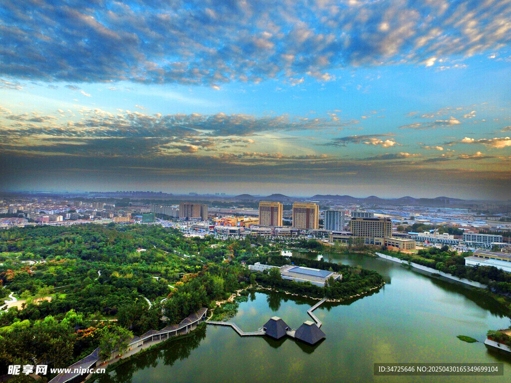 城市河畔美丽风光全景