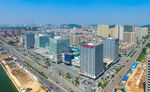 城市海滨建筑群俯瞰图