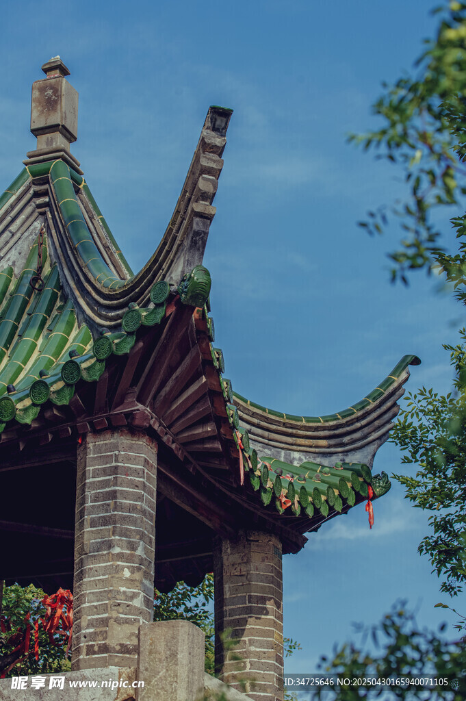 中式古亭飞檐美景