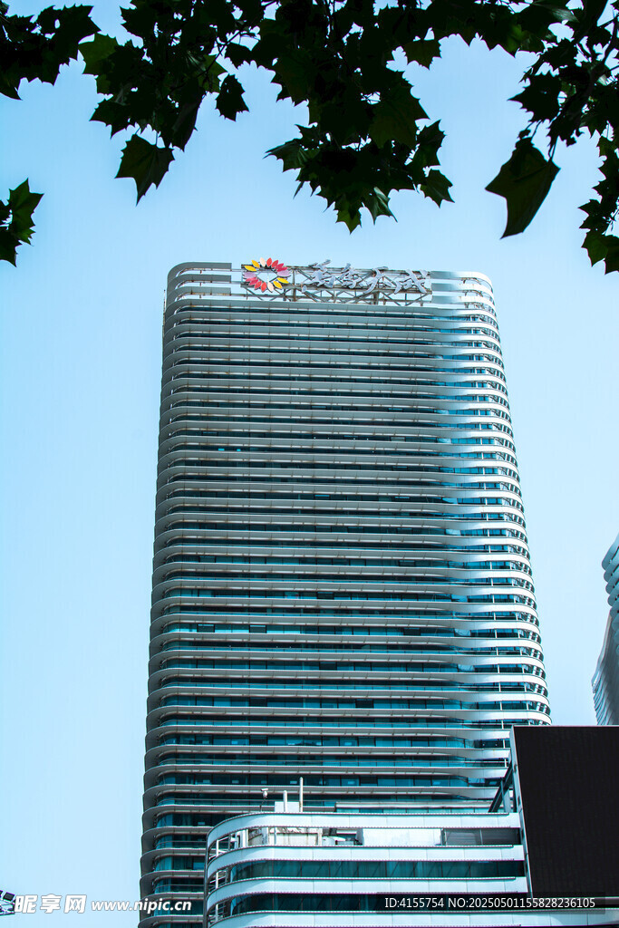 现代摩天大楼外观景致