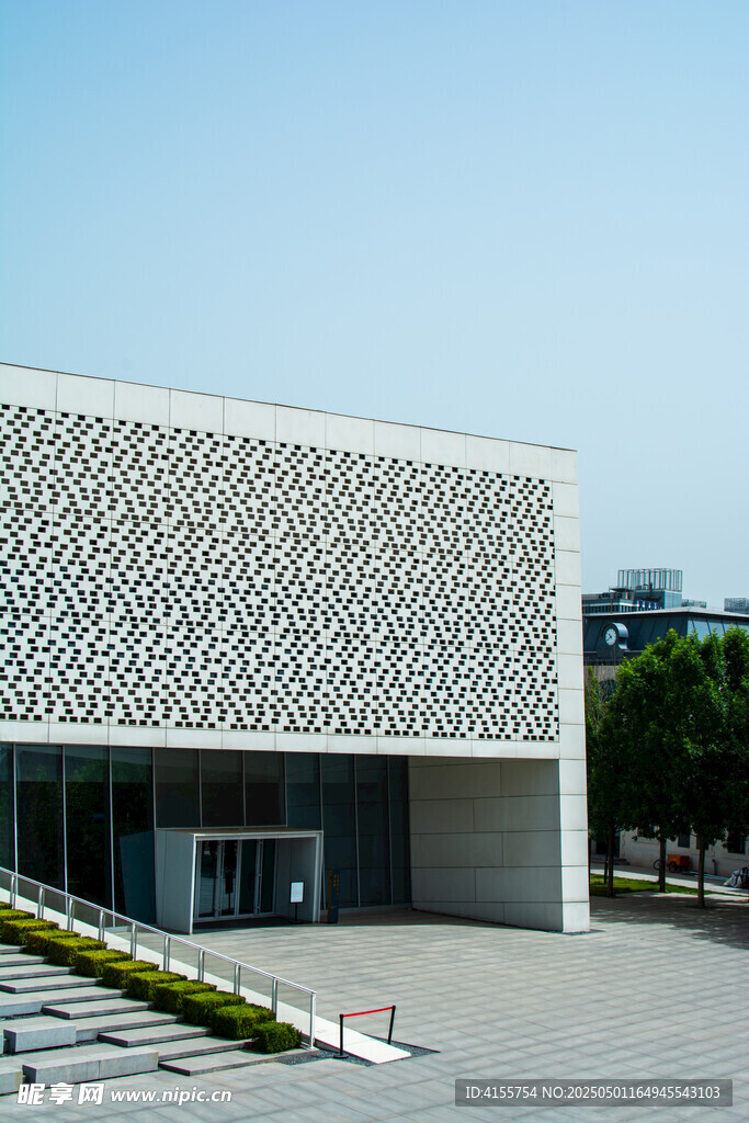 现代镂空外墙建筑外观