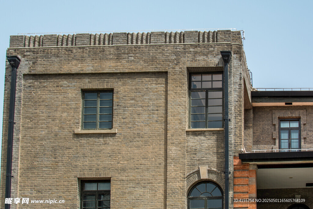复古砖砌建筑外观