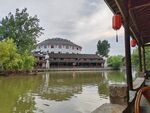 江南水乡湖畔中式建筑