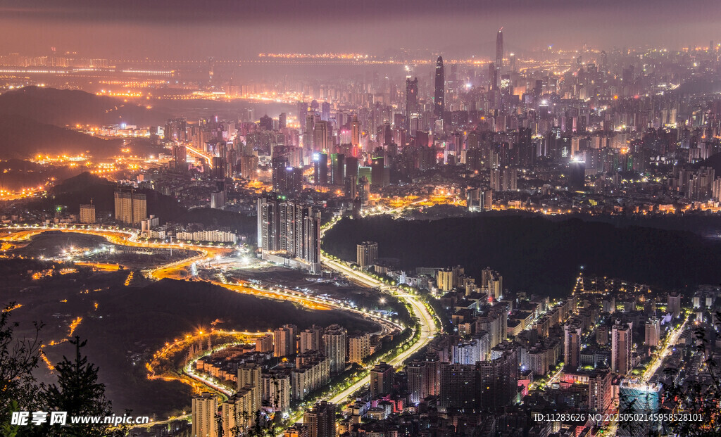 城市璀璨夜景俯瞰图