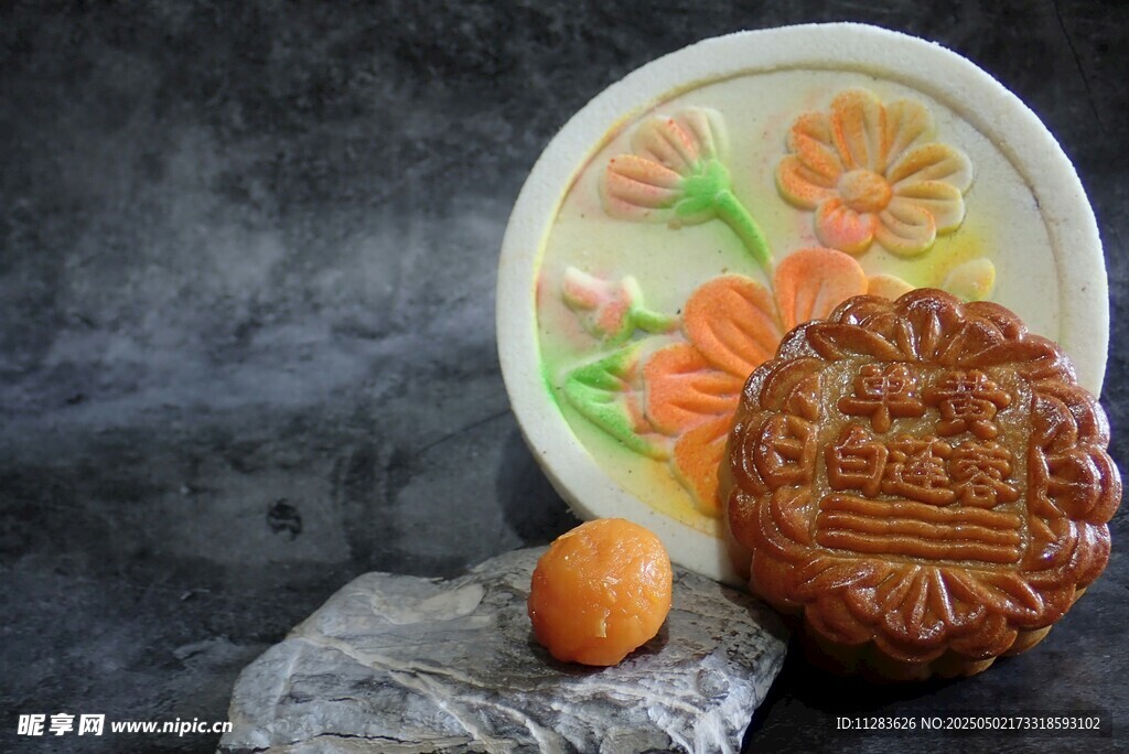 中秋月饼与精致糕点展示