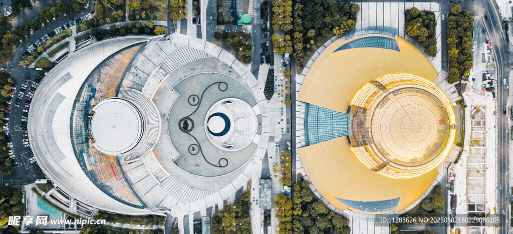 现代化工业设备俯瞰图