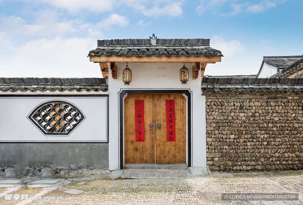 中式庭院大门古朴雅致