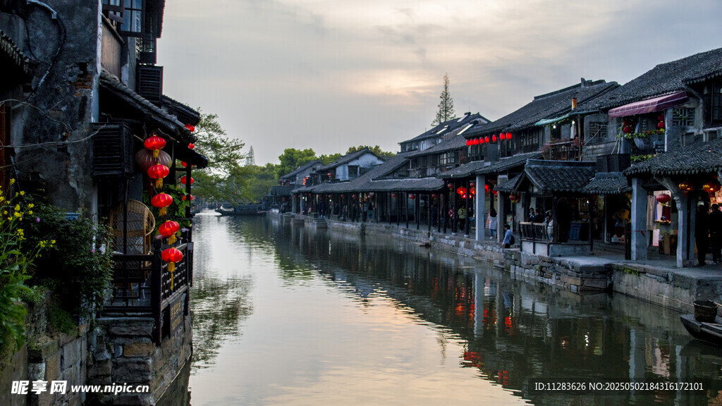 江南水乡古街河畔美景