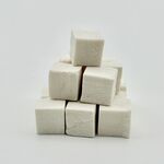 白色茯苓方块堆叠造型