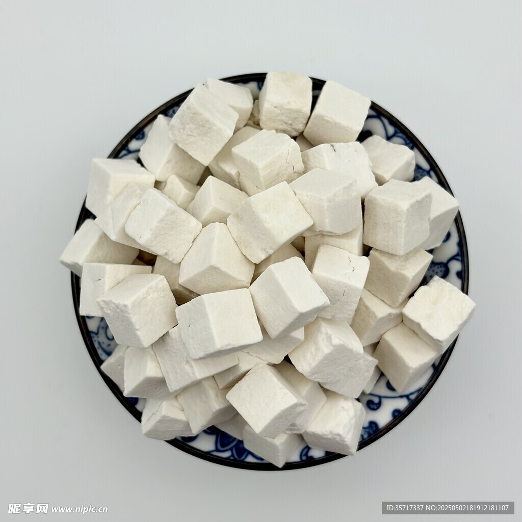 盘中茯苓白色方块