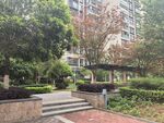 小区内的静谧绿化景观