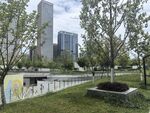 城市公园中的现代建筑景观