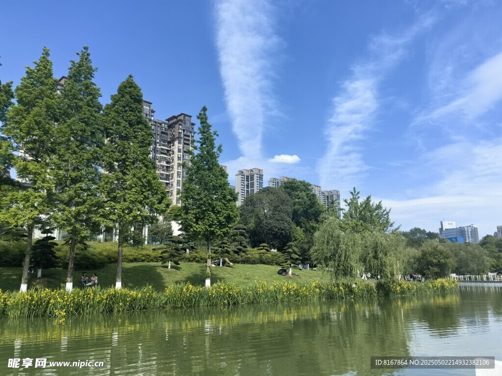 阅山湖