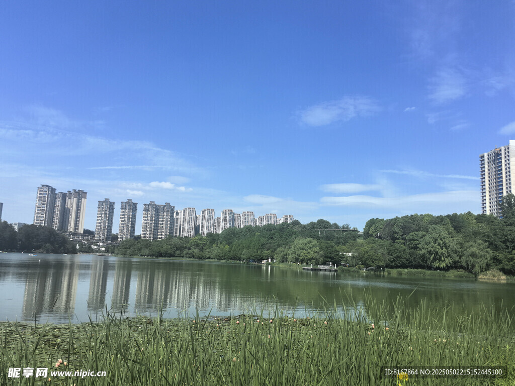 阅山湖