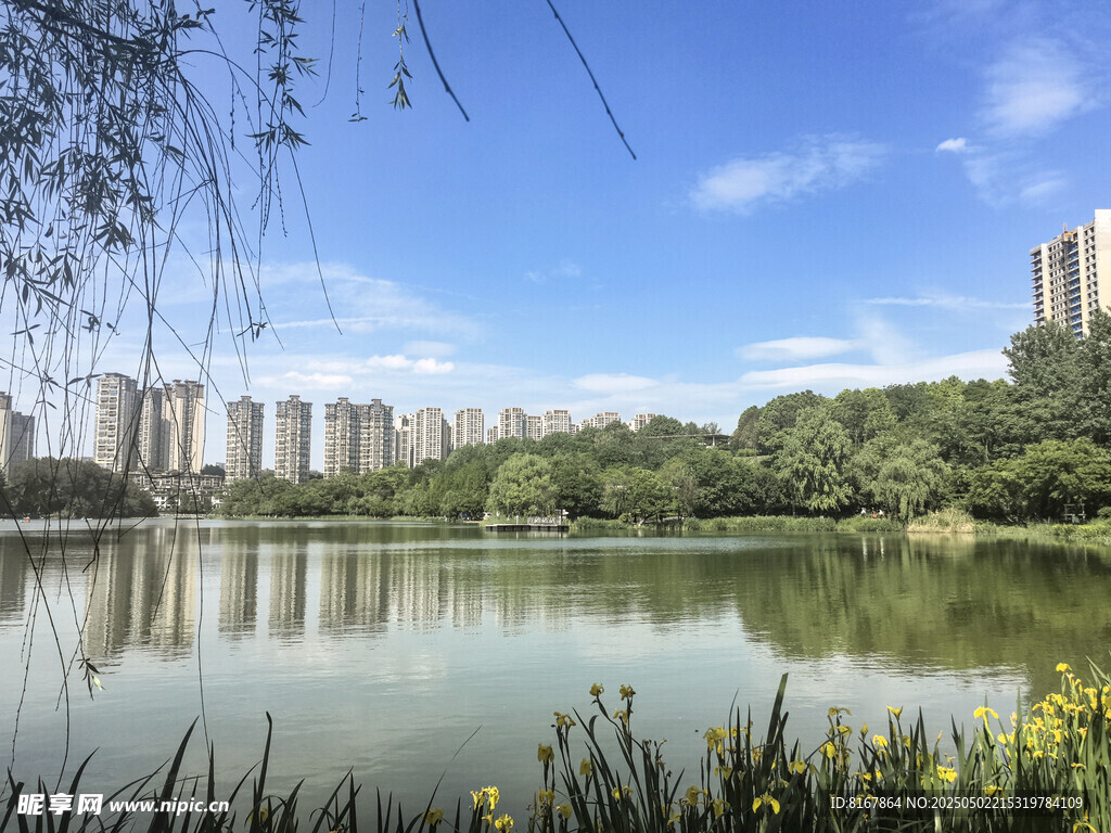 阅山湖