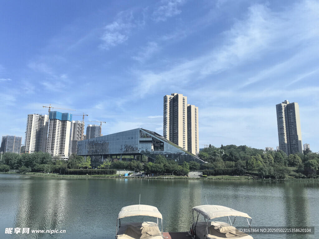 阅山湖
